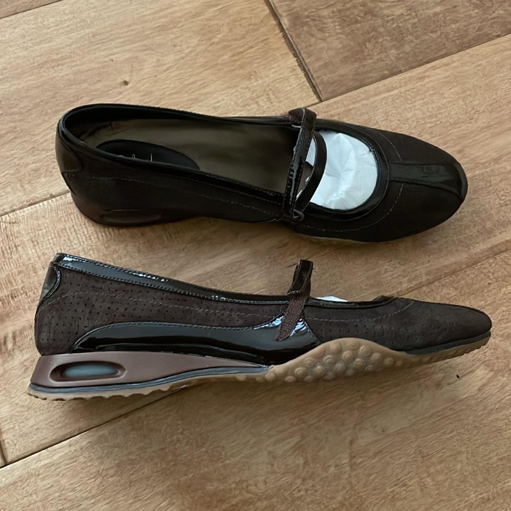 New in box Cole Haan maryjane sneakers